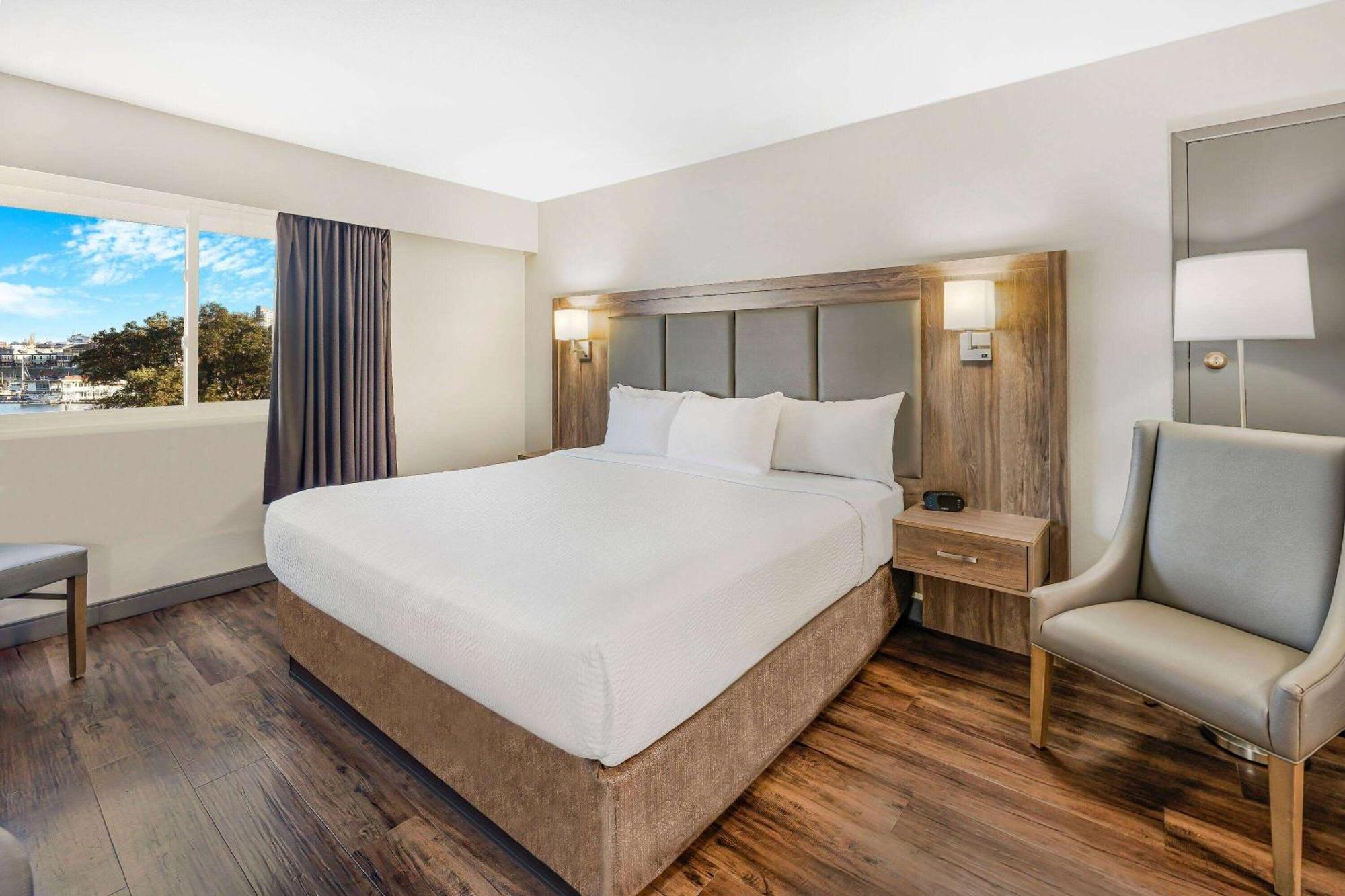 Days Inn By Wyndham Victoria On The Harbour Εξωτερικό φωτογραφία