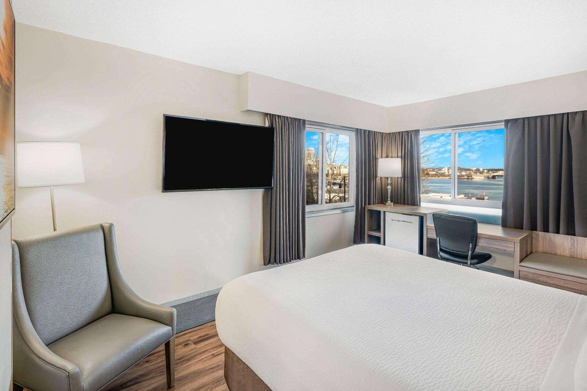 Days Inn By Wyndham Victoria On The Harbour Εξωτερικό φωτογραφία